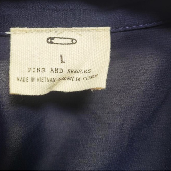 Blouse Urban Outfitters Pins & Needles Button Down Sheer Cold Shoulder Collar - Picture 3 of 3